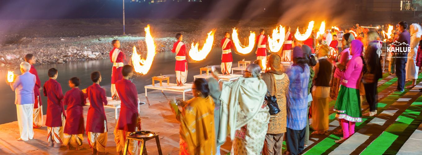 Ganga Aarti - Kahlur India Travels