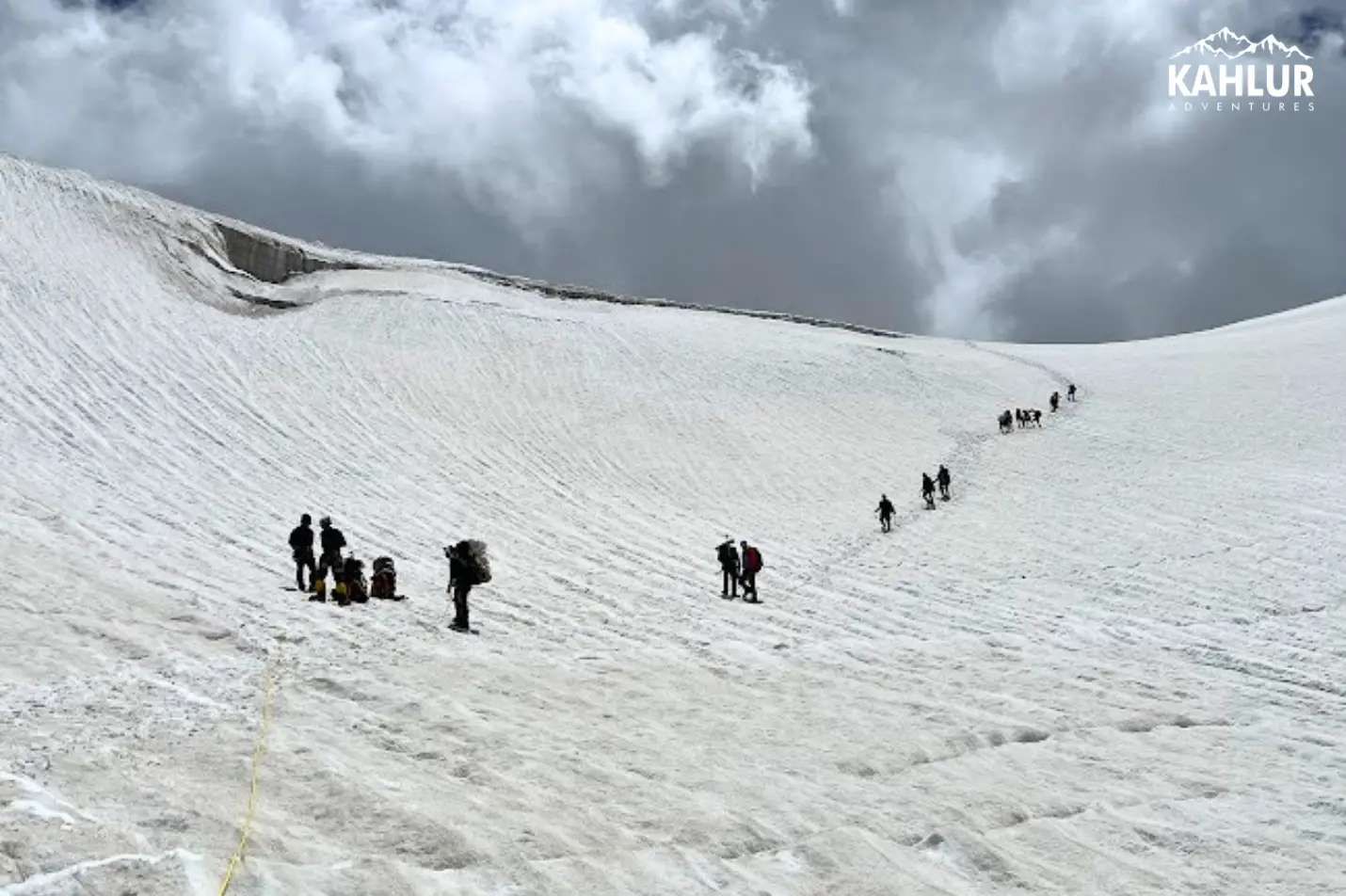 Mount Kun Climbing group - Kahlur Adventures